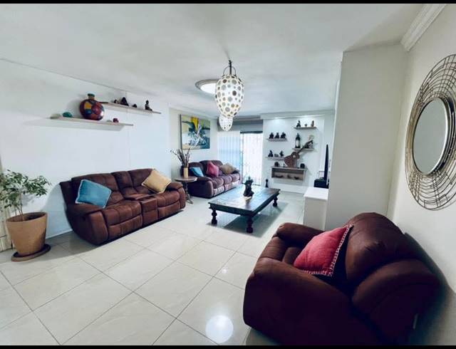 3 BEDROOM FREESTANDING FOR SALE IN BIRCHLEIGH